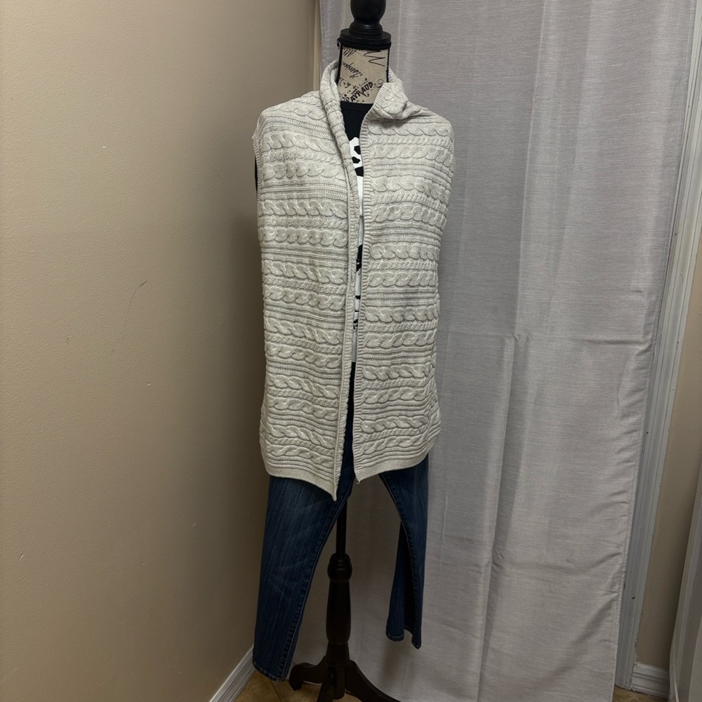 /Artisan NY Cream Cable Open-front cardigan sweater vest  Sz M